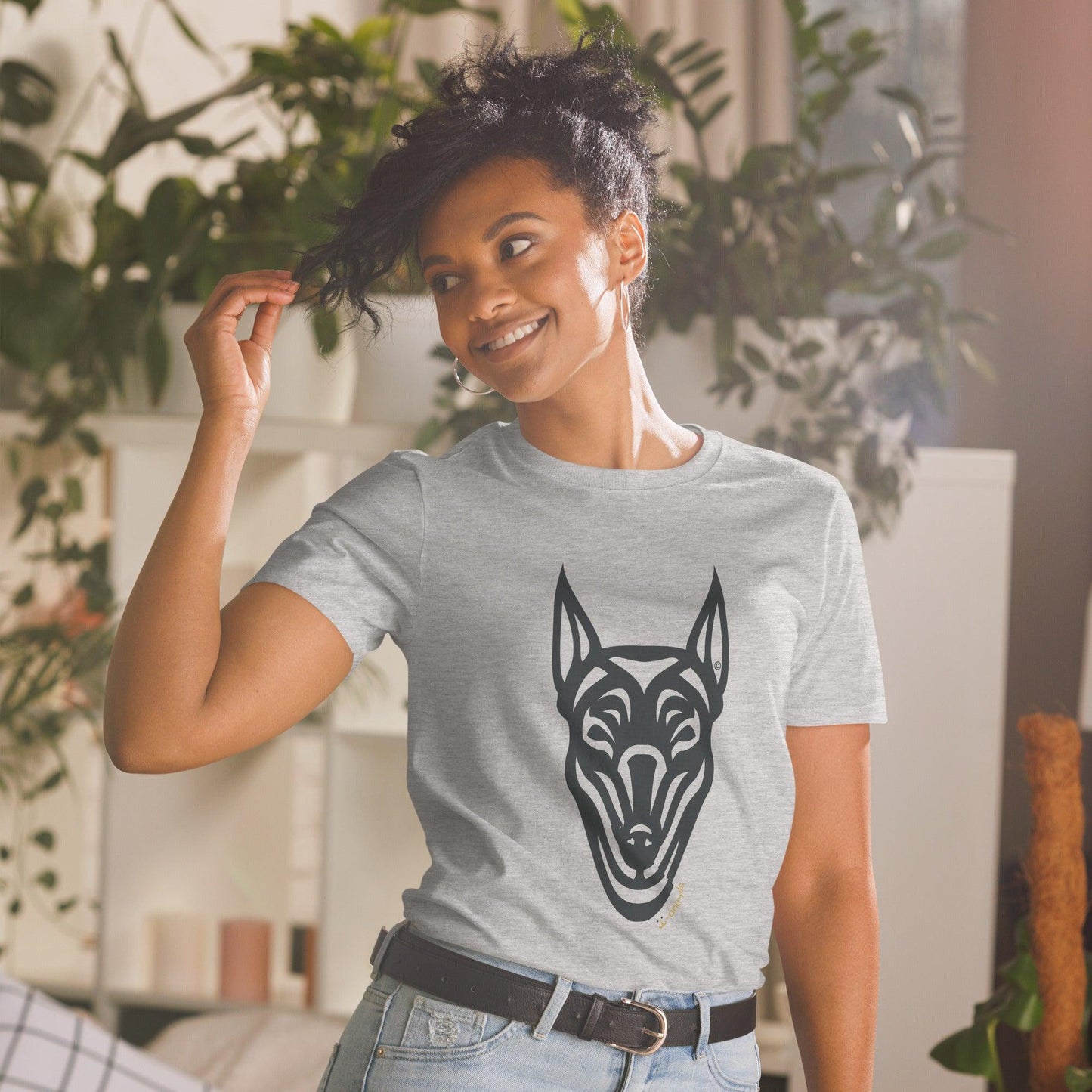 Camiseta unissex de manga curta - Doberman - Tribal - Cores Claras i-animals