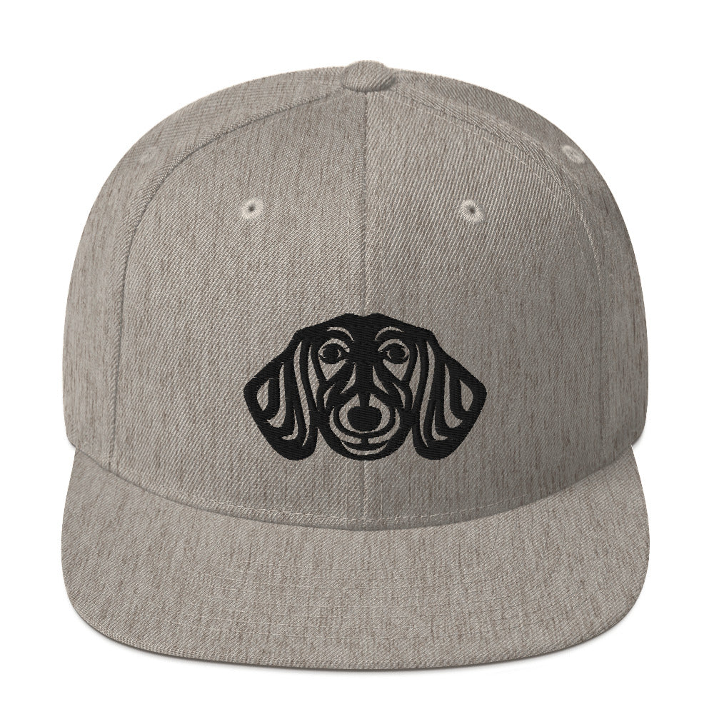 Boné Snapback Dachshund - Tribal - Cores claras - i-animals
