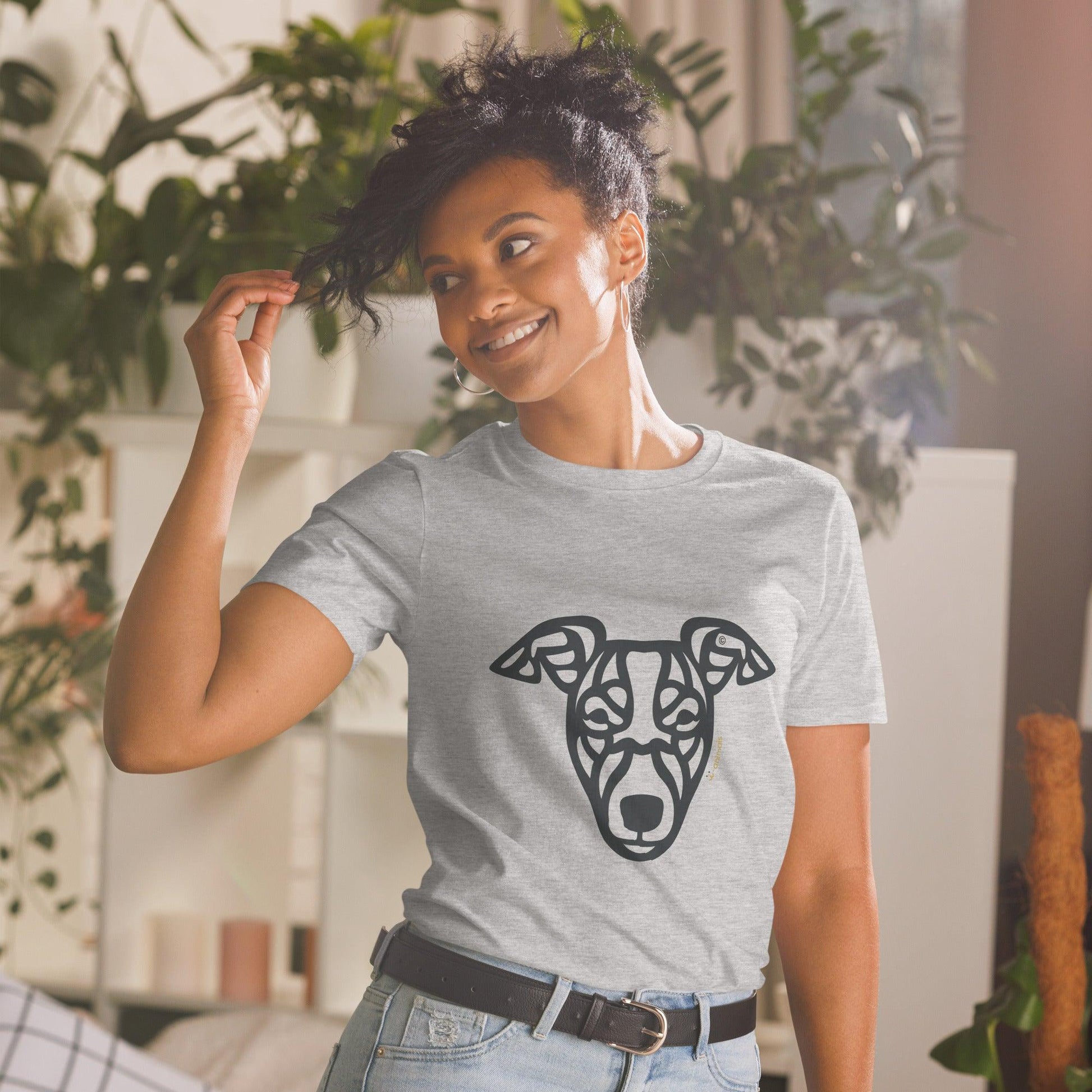 Camiseta unissex de manga curta - “cão vira-lata” - Tribal - Cores Claras - i-animals