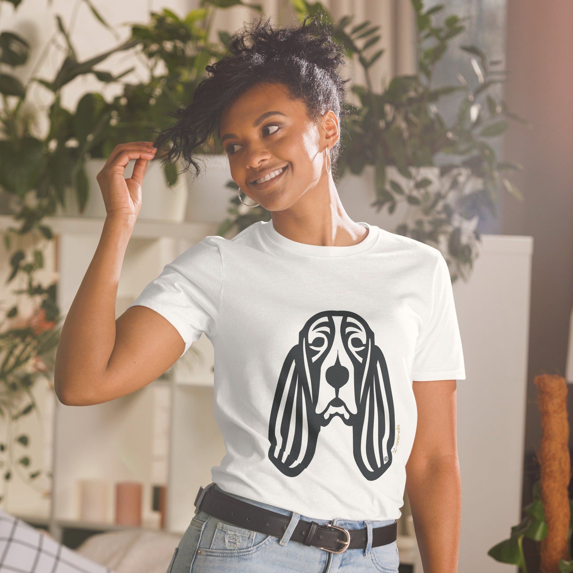 Camiseta unissex de manga curta - Basset Hound - Tribal - Cores Claras i-animals